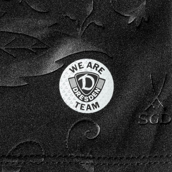 Camiseta Especial Totalmente Negra Dynamo Dresden Mujer 2025/26 Camiseta Especial Totalmente Negra Dynamo Dresden Mujer 2025/26