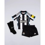 Conjunto Niño Newcastle United 2025/26 Local