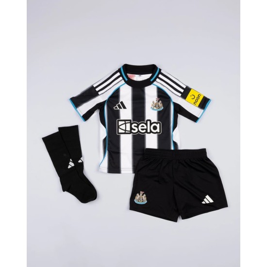 Conjunto Niño Newcastle United 2025/26 Local